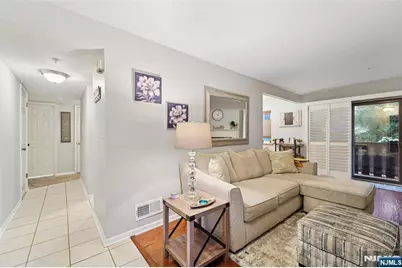 3304 Whittier Court, Mahwah, NJ 07430 - Photo 7