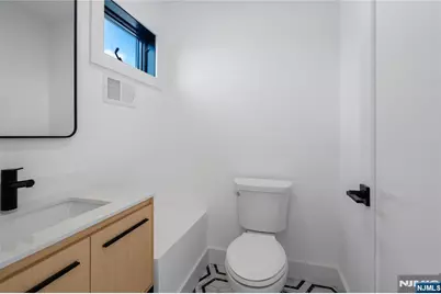 460 Greenmount Avenue, Cliffside Park, NJ 07010 - Photo 19