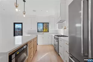 460 Greenmount Ave, Cliffside Park, NJ 07010 - Photo 9