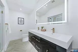 820 Elm Ave, Ridgefield, NJ 07657 - Photo 9