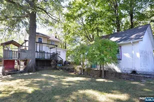 93 Copley Ave, Teaneck Township, NJ 07666 - Photo 17