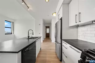 4 Beacon Way 1407, Jersey City, NJ 07304 - Photo 3