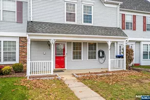 28 Cosgrove Ct, East Brunswick Township, NJ 08816 - Photo 7