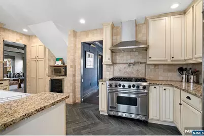 257 Elm Avenue, Teaneck Township, NJ 07666 - Photo 13