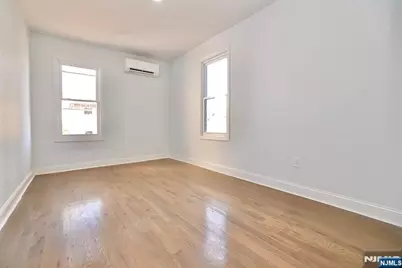 216 Peshine Avenue, Newark, NJ 07108 - Photo 5