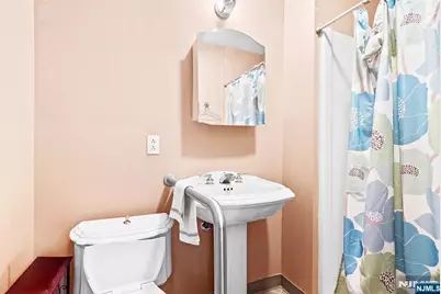 284 Village Place, Wyckoff Township, NJ 07481 - Photo 9