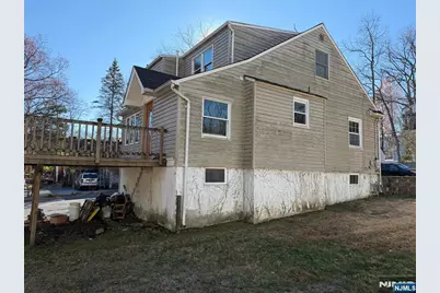 134 Oakwood Drive, Wayne, NJ 07470 - Photo 5