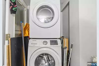 137A Dekalb Avenue, Jersey City, NJ 07306 - Photo 23