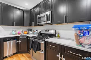 137A Dekalb Ave, Jersey City, NJ 07306 - Photo 15