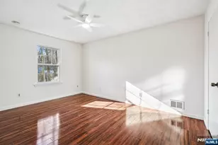 135 Raintree Ln, Mahwah, NJ 07430 - Photo 9