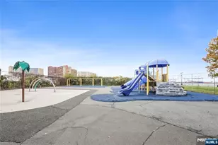 191 W 24th, Bayonne, NJ 07002 - Photo 29
