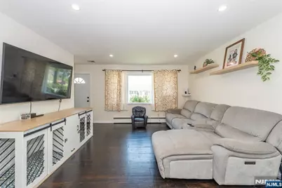 527 Lyster Avenue, Saddle Brook Township, NJ 07663 - Photo 5