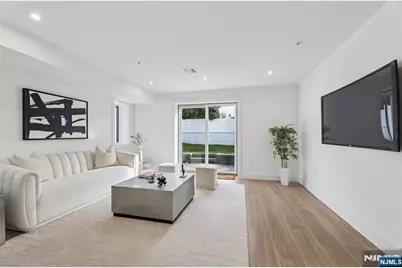 164 Oakwood Avenue, Cliffside Park, NJ 07010 - Photo 5