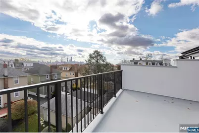 164 Oakwood Avenue, Cliffside Park, NJ 07010 - Photo 31