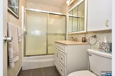 555 North 8N #8N, Fort Lee, NJ 07024 - Photo 17