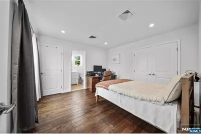 322 E Midland Avenue, Paramus, NJ 07652 - Photo 23