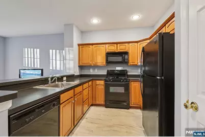 160 Riverwalk Way F051 #F051, Clifton, NJ 07014 - Photo 17