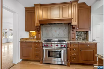 1329 Dickerson Road, Teaneck Township, NJ 07666 - Photo 9