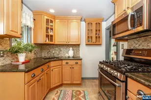 27 Gillespie Rd, Bloomfield, NJ 07003 - Photo 13