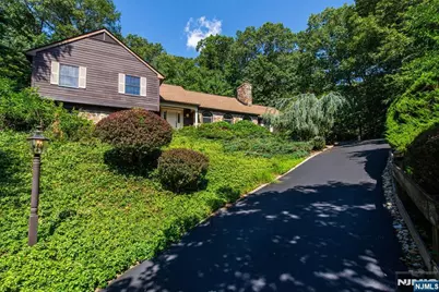 31 Cheyenne Drive, Montville Township, NJ 07045 - Photo 3