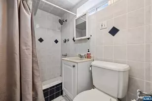 18 Scher Pl, Passaic, NJ 07055 - Photo 19