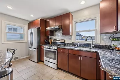 18 Scher Place, Passaic, NJ 07055 - Photo 7