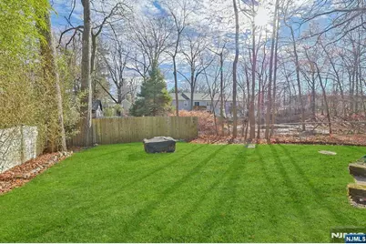 301 W Crescent Avenue, Allendale, NJ 07401 - Photo 21