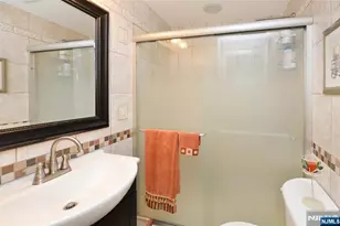 10-06 Essex Pl, Fair Lawn, NJ 07410 - Photo 19