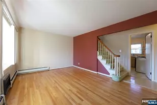 9-14 Essex Pl, Fair Lawn, NJ 07410 - Photo 3