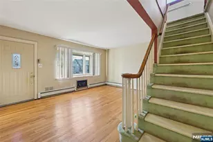 9-14 Essex Pl, Fair Lawn, NJ 07410 - Photo 5