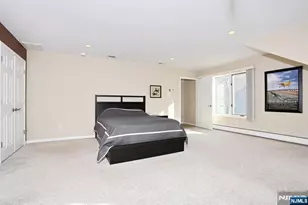 602 Mill Run, Paramus, NJ 07652 - Photo 31