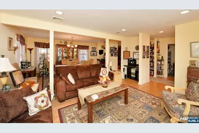 51 Momar Drive, Bergenfield, NJ 07621 - Photo 9