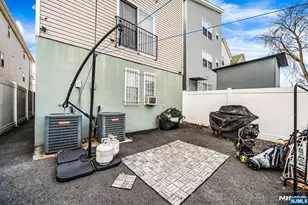 170 Johnson Ave, Newark, NJ 07108 - Photo 27