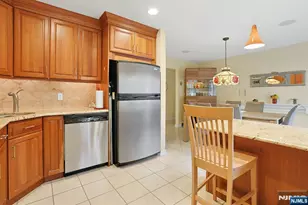 9 Somerset Dr 11F, Suffern, NY 10901 - Photo 9