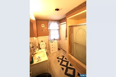 317 Davis Avenue, Kearny, NJ 07032 - Photo 9