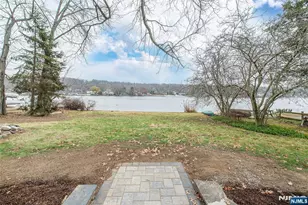 86 Lake W Dr, Wayne, NJ 07470 - Photo 25