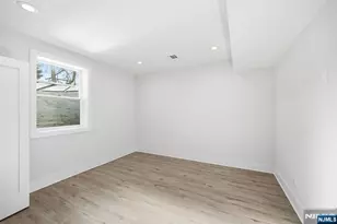 4 Maplewood Dr, Livingston, NJ 07039 - Photo 29