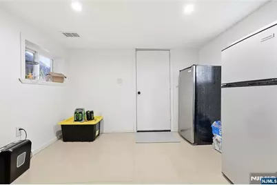 42 S Demarest Avenue, Bergenfield, NJ 07621 - Photo 31