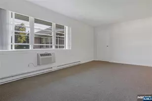 87 N Maple Ave, Park Ridge, NJ 07656 - Photo 11