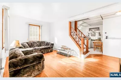 91 Birchwood Drive, Elmwood Park, NJ 07407 - Photo 9