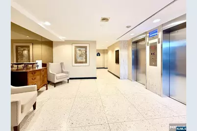 2077 Center Avenue 5E #5E, Fort Lee, NJ 07024 - Photo 5