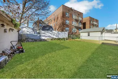 835 Chestnut Street, Kearny, NJ 07032 - Photo 19