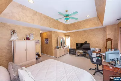 8605 Brittany Drive, Wayne, NJ 07470 - Photo 23