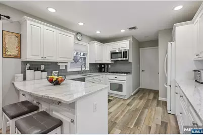 7 Welsh Court, Wayne, NJ 07470 - Photo 15