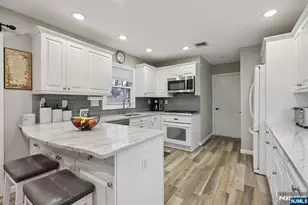 7 Welsh Ct, Wayne, NJ 07470 - Photo 15