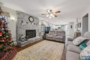 7 Welsh Ct, Wayne, NJ 07470 - Photo 9