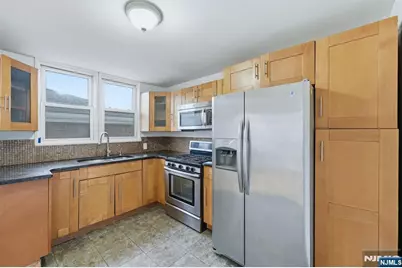 71 Newark Avenue, Belleville, NJ 07109 - Photo 11