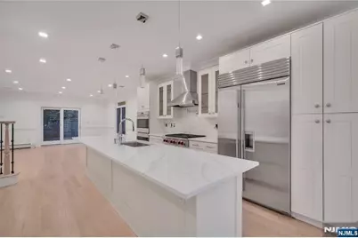 516 Undercliff Avenue, Edgewater, NJ 07020 - Photo 5