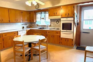 401 Stuyvesant Ave, Lyndhurst Township, NJ 07071 - Photo 3