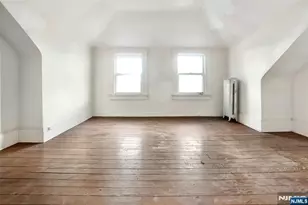 9 Hawthorne Pl, Montclair, NJ 07042 - Photo 9